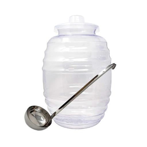 What Are the Versatile Uses of a Vitrolero?